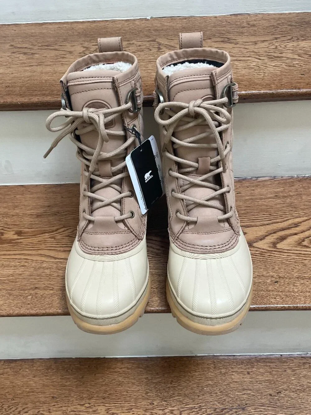 NWT Sorel Caribou Royal Boot in Beige, size 8 (no box)
